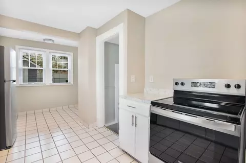 29 Benz St, Springfield, MA 01118 photo 17