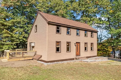 1 Solitaire Dr, Haverhill, MA 01830