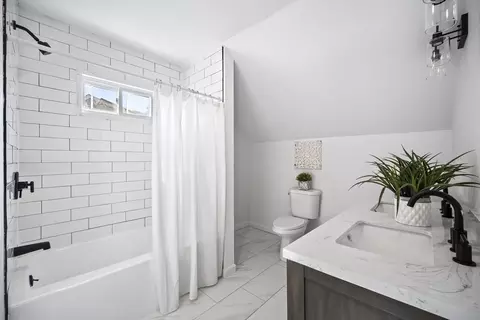 Bath - 161 Mount Pleasant St, Fall River, MA 02720 photo 2 of 3
