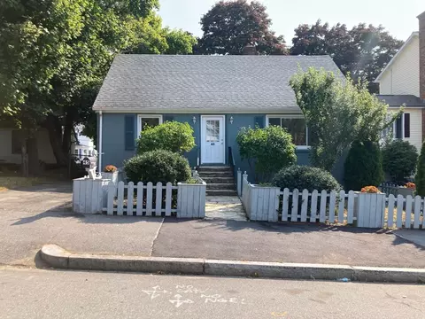 45 Pilgrim Ave, Worcester, MA 01604