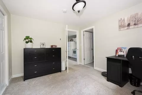 Entry Way - 3 Freeman St, Worcester, MA 01604 photo 4 of 4