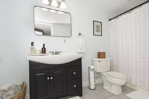 Bath - 3 Freeman St, Worcester, MA 01604 photo 2 of 2