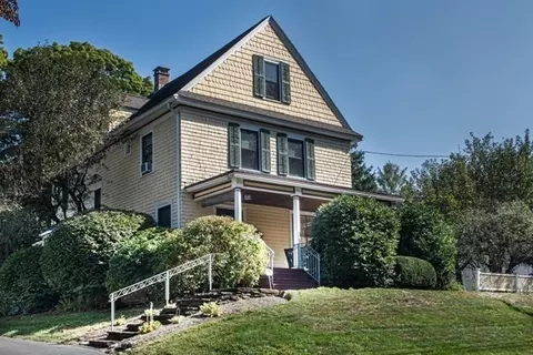329 Prospect St, Northampton, MA 01060
