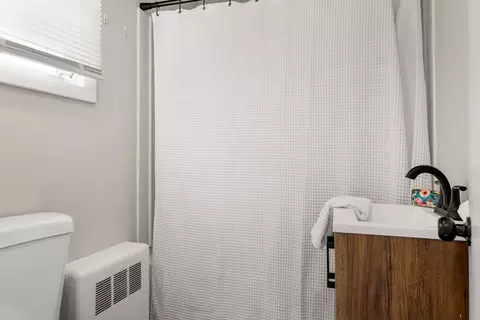Bath - 28 Hawthorne St, Everett, MA 02149 photo 2 of 2