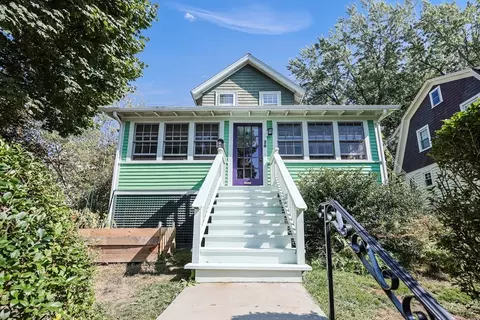 26 Velander St, Worcester, MA 01605