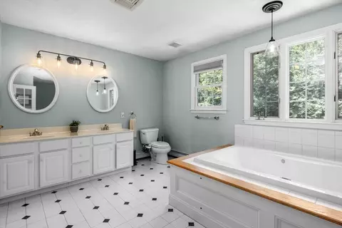 Bath - 34 Buffum Rd, Hanover, MA 02339 photo 2 of 4