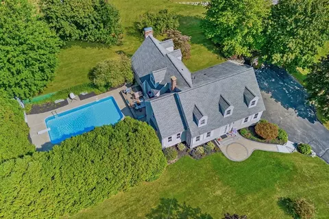 9 Madigan Ln, Ayer, MA 01432