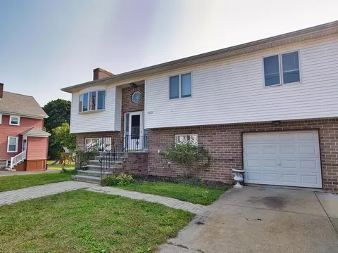 170 Nelson St, Fall River, MA 02721 photo 4