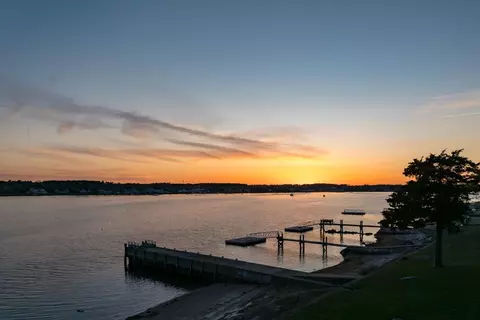 99 Allens Point Rd, Marion, MA 02738