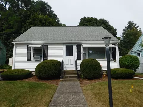 29 Courtland St, Worcester, MA 01602