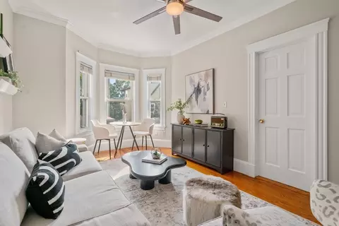 562 E 8th St #2, Boston, MA 02127 photo 2