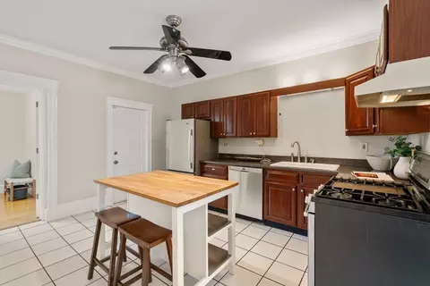562 E 8th St #2, Boston, MA 02127 photo 9