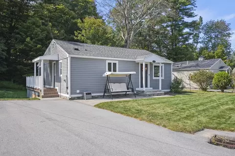 8 Hamilton Dr, Holland, MA 01521