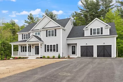 8 Goodwin Dr, Foxboro, MA 02035