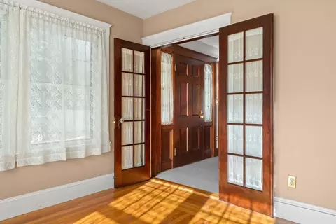 25 High St, Beverly, MA 01915 photo 3