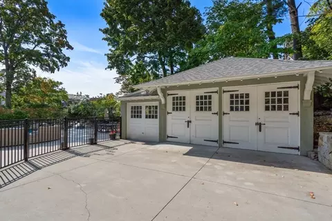 2 Regent St, Worcester, MA 01609 photo 41