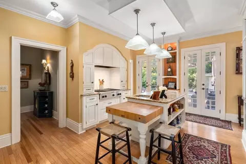 2 Regent St, Worcester, MA 01609 photo 9