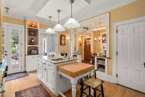 2 Regent St, Worcester, MA 01609 photo 8