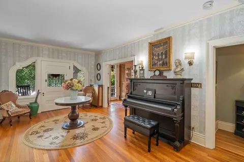 2 Regent St, Worcester, MA 01609 photo 3