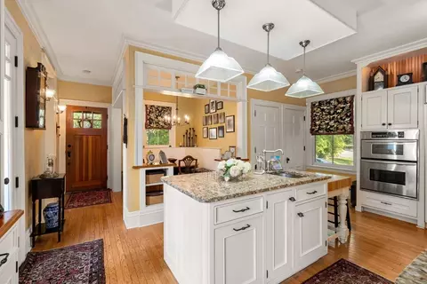 2 Regent St, Worcester, MA 01609 photo 7