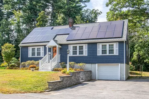 6 Laurel Ln, Walpole, MA 02081 photo 2