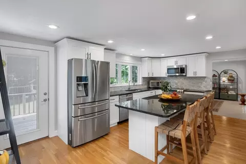 6 Laurel Ln, Walpole, MA 02081 photo 4