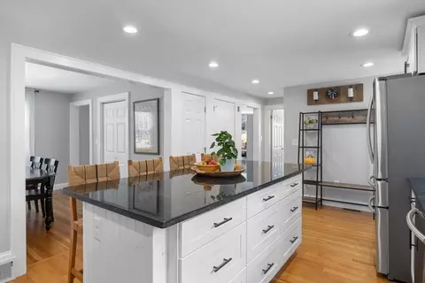 6 Laurel Ln, Walpole, MA 02081 photo 6