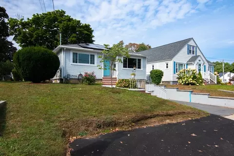 9 Chickering Rd, Lawrence, MA 01843