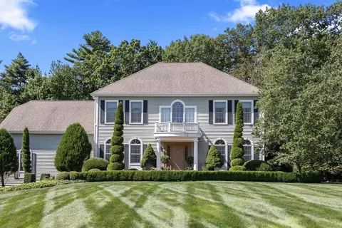 22 Laurelwood Dr, Norwell, MA 02061