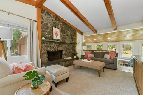 134 Summit Rd, Abington, MA 02351