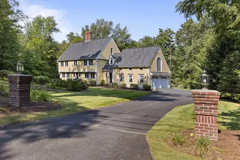 11 Old Farm Rd, Hopkinton, MA 01748