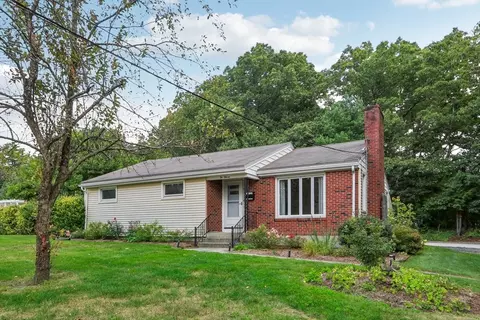 211 Manning St, Hudson, MA 01749