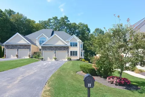 22 Golf Ridge Dr #22, Sutton, MA 01590 photo 2