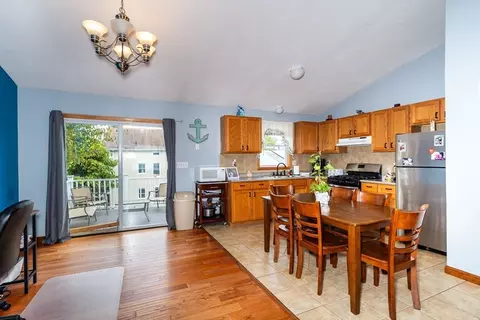 28 Price Pl, Fall River, MA 02724 photo 3