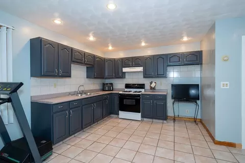 28 Price Pl, Fall River, MA 02724 photo 15