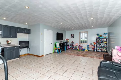 28 Price Pl, Fall River, MA 02724 photo 16