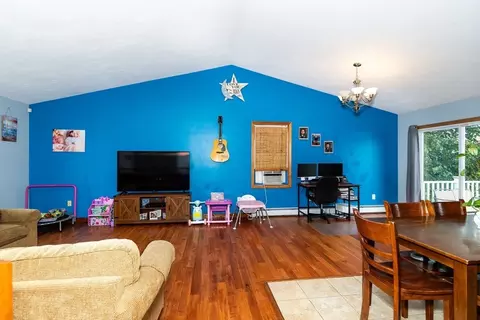 28 Price Pl, Fall River, MA 02724 photo 5