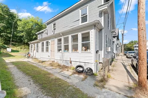 38 Benefit St, Southbridge, MA 01550