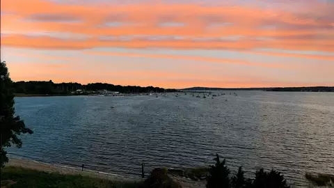 31 Cove St, Swansea, MA 02777