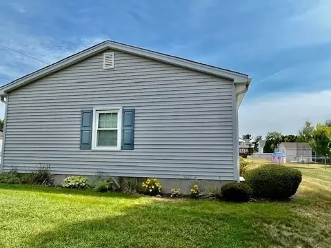 109 Deane St, Chicopee, MA 01020 photo 38