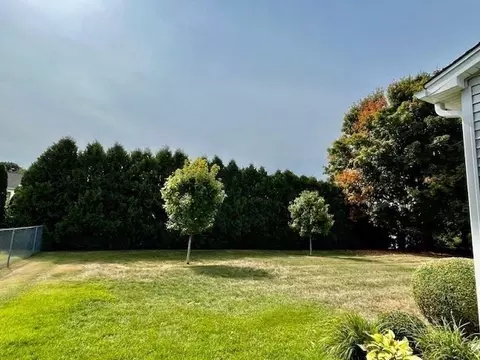 109 Deane St, Chicopee, MA 01020 photo 37