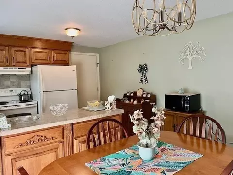 109 Deane St, Chicopee, MA 01020 photo 9
