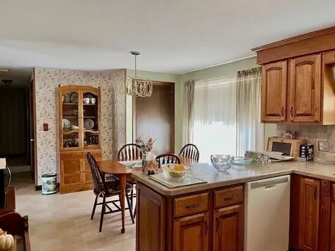 109 Deane St, Chicopee, MA 01020 photo 10