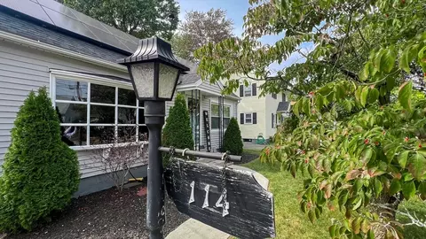 114 Davis St, Springfield, MA 01104 photo 3
