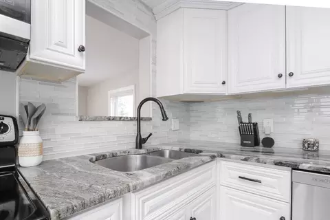 114 Davis St, Springfield, MA 01104 photo 7
