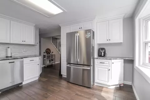 114 Davis St, Springfield, MA 01104 photo 8