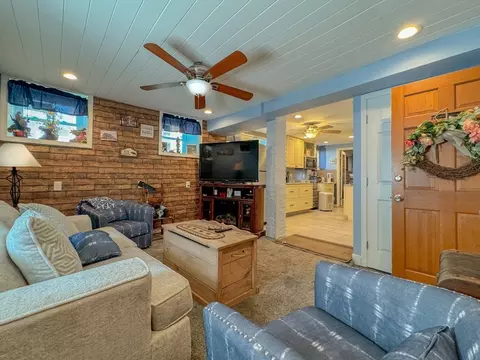 Living - 843 Broadway, Fall River, MA 02724 photo 4 of 6