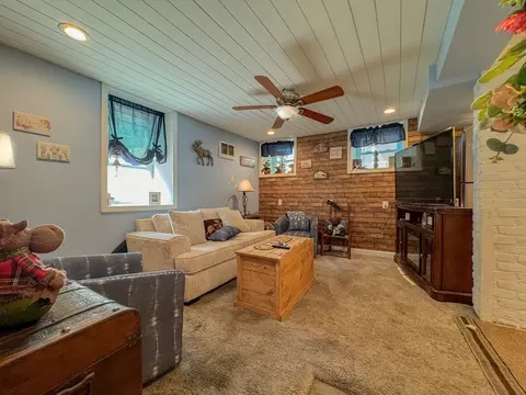 Living - 843 Broadway, Fall River, MA 02724 photo 3 of 6