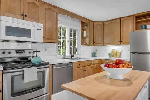 8 Myrtle Dr, Acton, MA 01720 photo 10