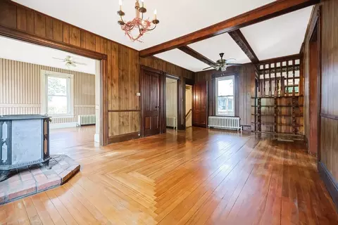 4 Hartford Ave S, Upton, MA 01568 photo 2